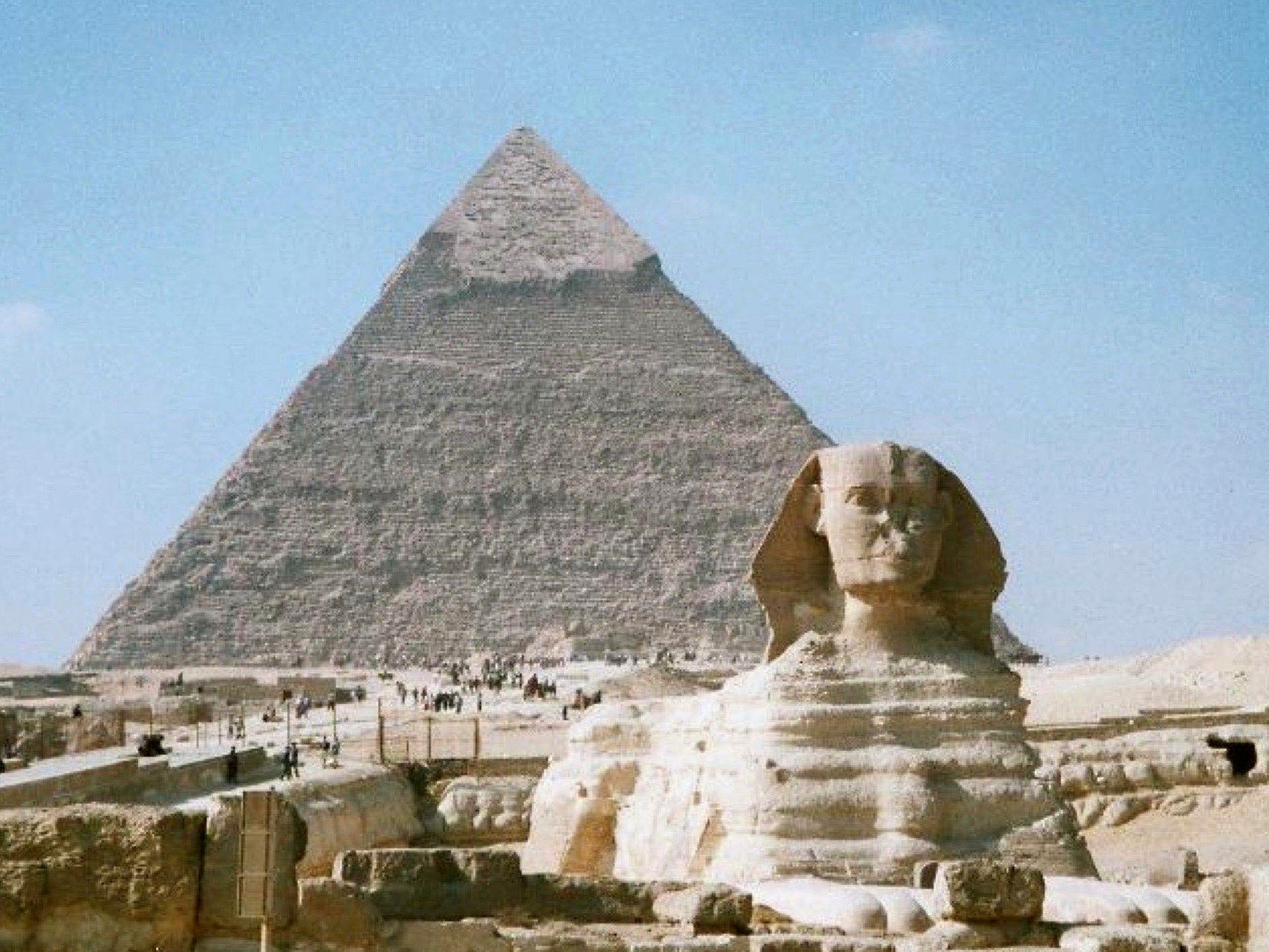 Khufu pyramid and limestone plateau at early morning light, Giza